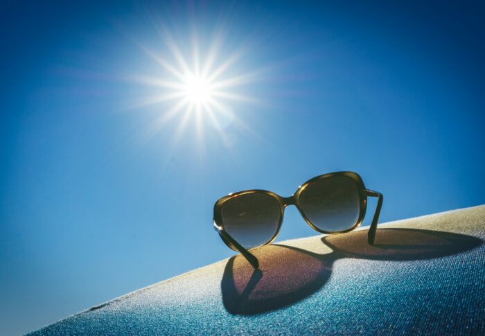 Ray-Ban Meta AI: Perché dovresti (o forse no) avere degli occhiali che sanno tutto di te